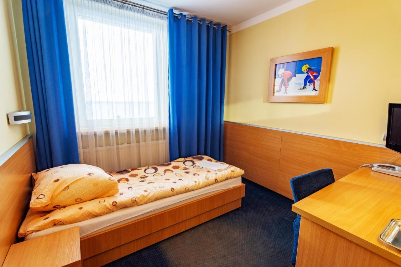 Dom Sportowca Blonie - Mosir Hotel Sanok Exterior photo