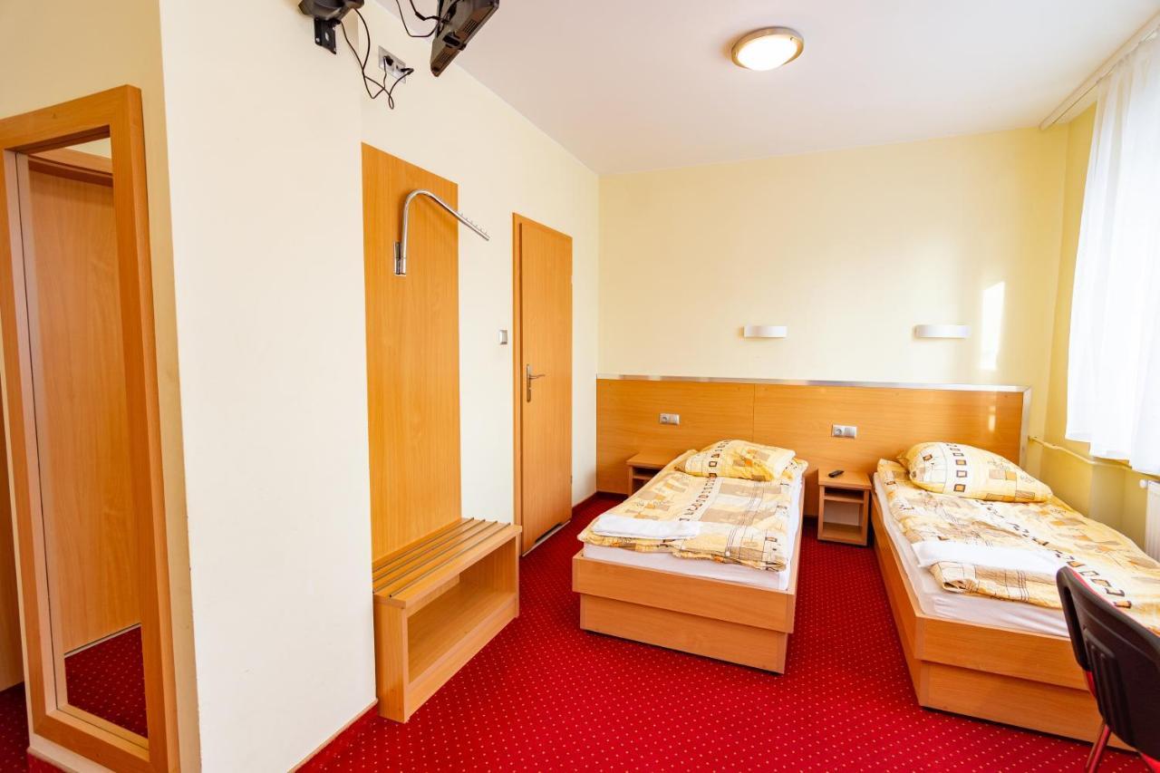 Dom Sportowca Blonie - Mosir Hotel Sanok Exterior photo